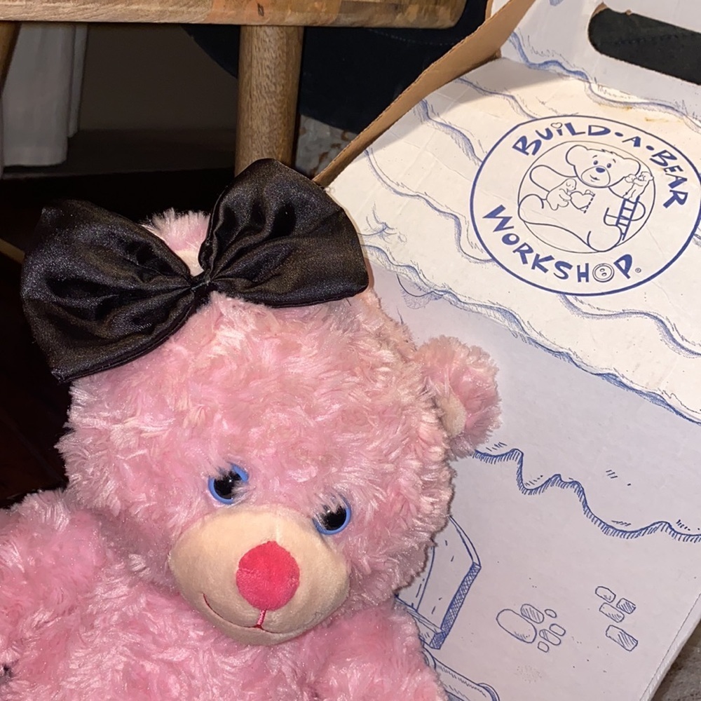 Build-A-Bear bear hair accessories 1 black bow. 1 pink bow. 1 golden tiara crown - Picture 7 of 9